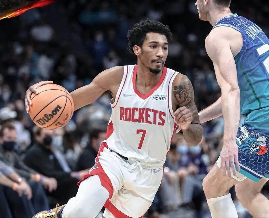 仅签训练营, 季就有了夺, 老鹰队为升