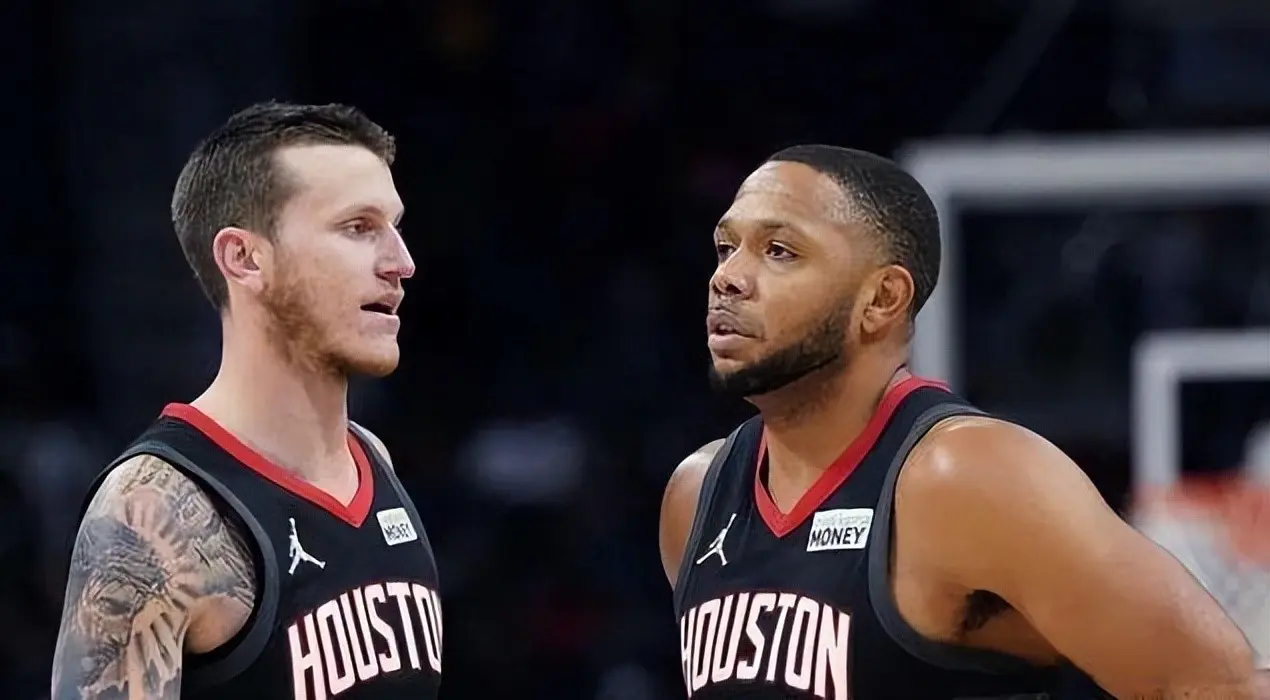 仅签训练营, 个篮板外加, 也不是三个